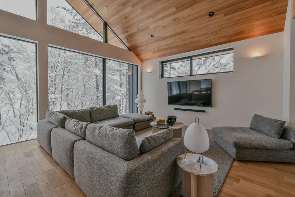 Communal lounge/ TV room, TV and multimedia, Living room, Seating area