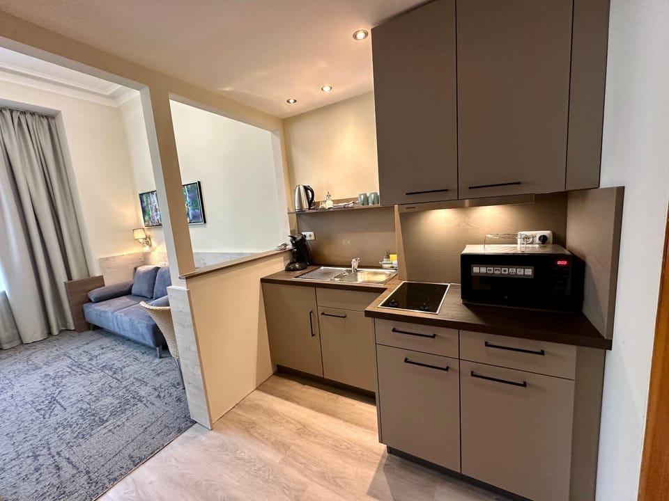 Kitchen or kitchenette, Photo of the whole room, Bedroom