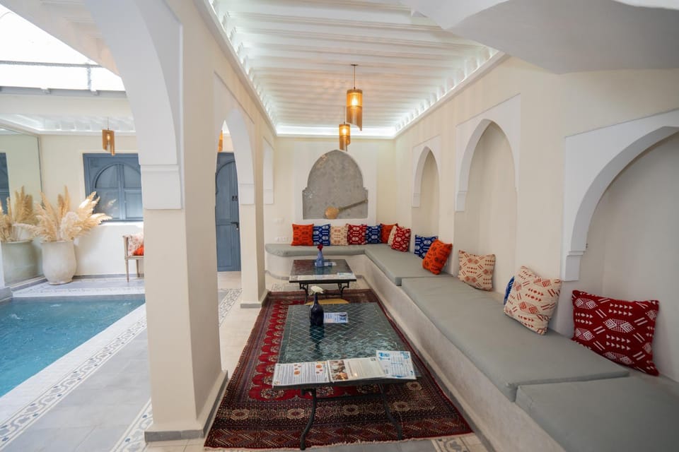 Restaurant/places to eat, Lobby or reception, Swimming pool, Breakfast
