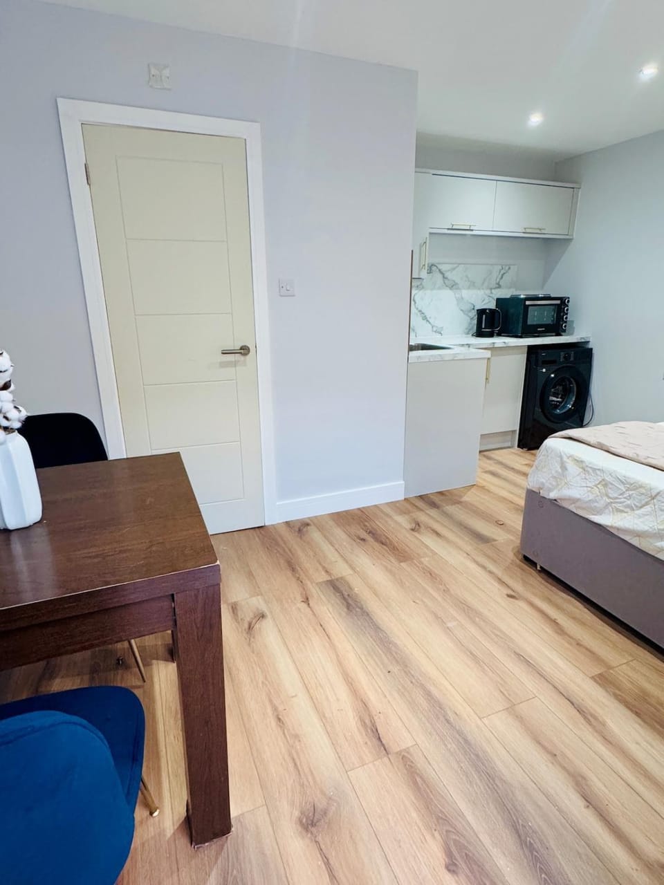 Easy Airport Access - Heathrow Stay Apartment in Slough