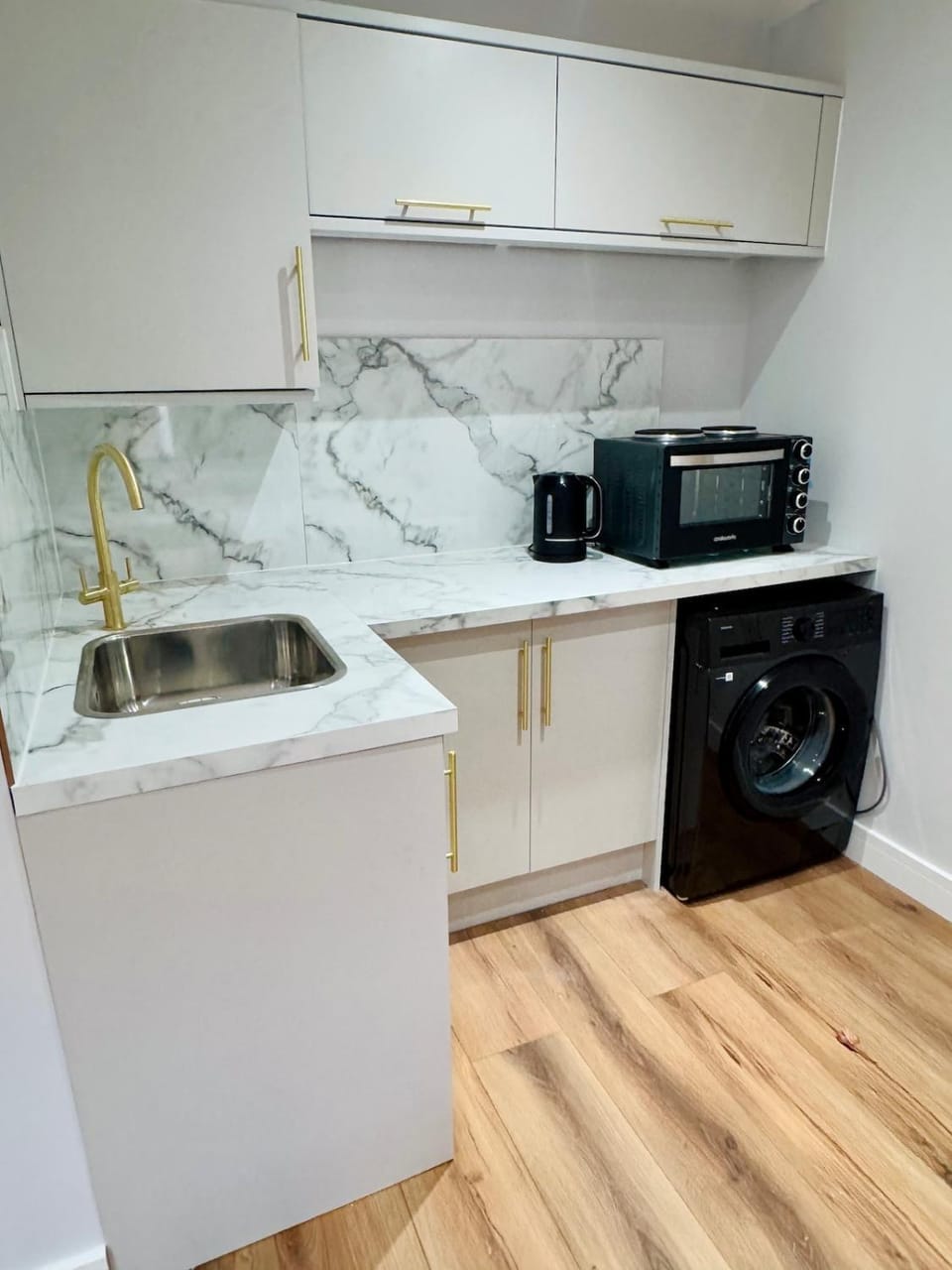 Easy Airport Access - Heathrow Stay Apartment in Slough