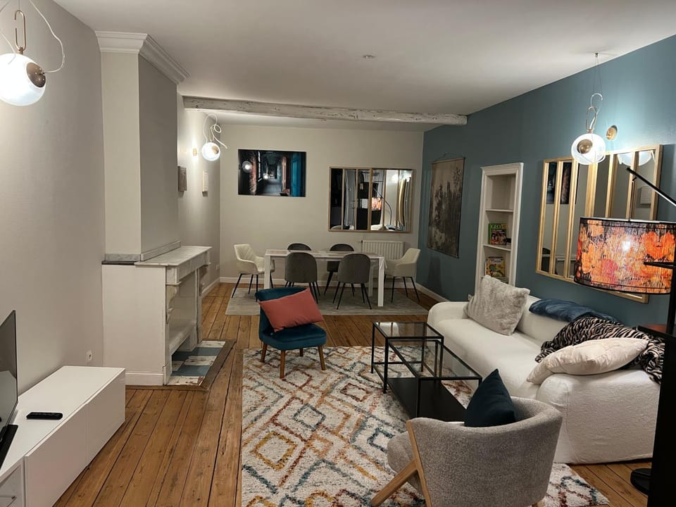 Communal lounge/ TV room, TV and multimedia, Living room, Seating area