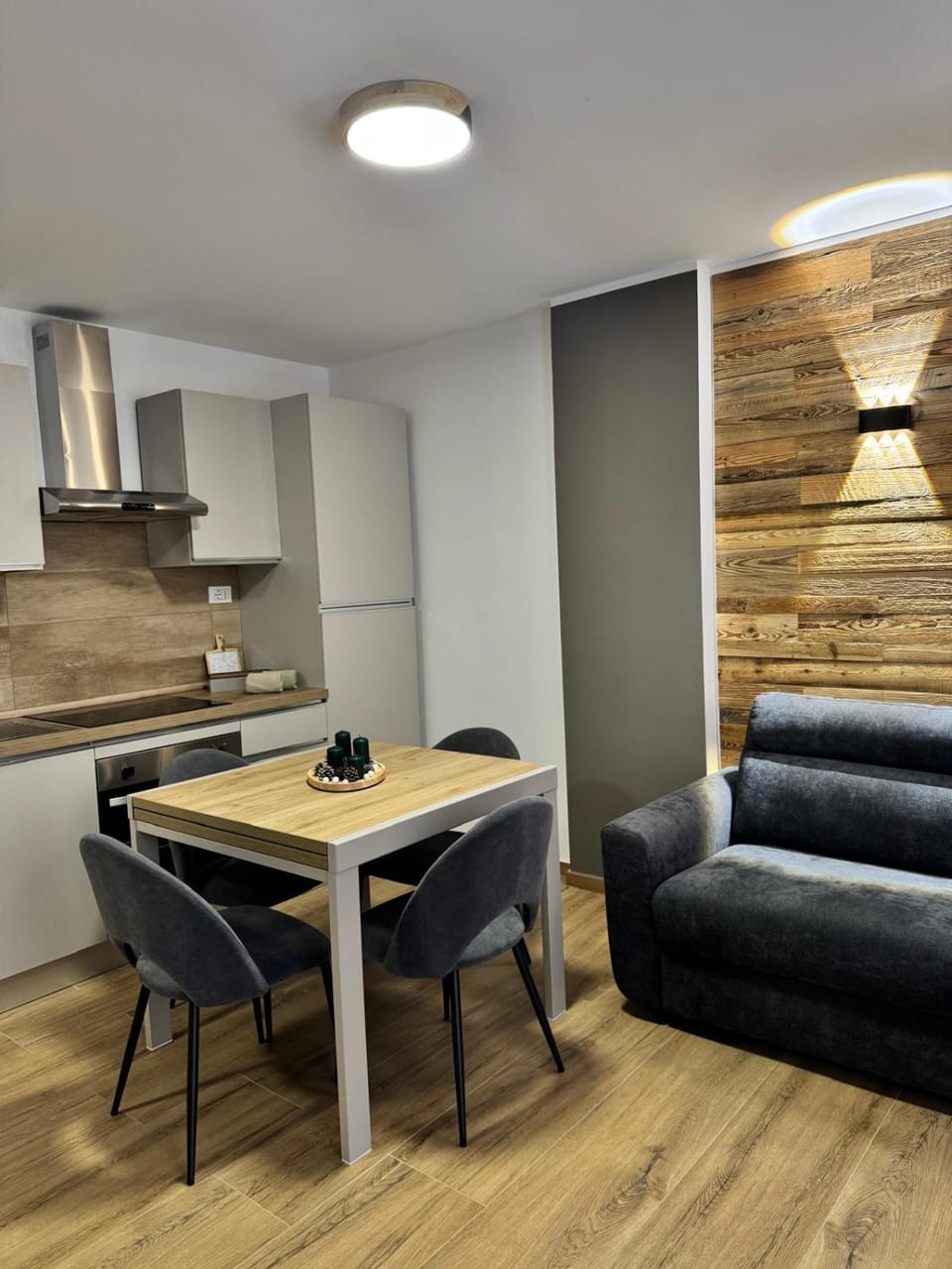 Kitchen or kitchenette, Living room