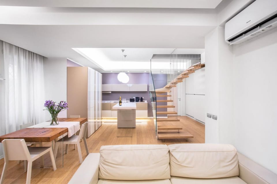 Kitchen or kitchenette, Living room, Seating area, Dining area, air conditioner