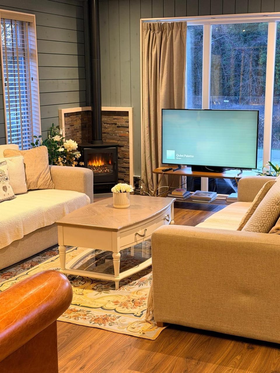 Waterfront Lodge Windsor Racecourse Marina House in Windsor