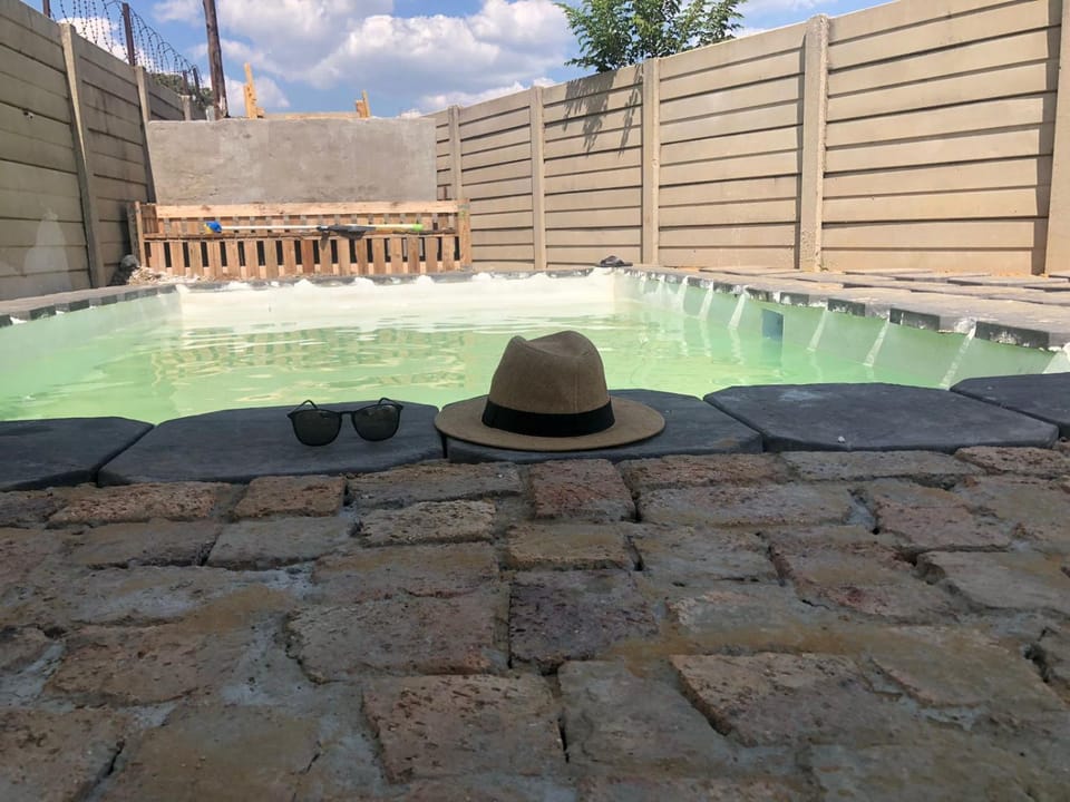 STRUISBULT AirB&B Bed and Breakfast in Gauteng