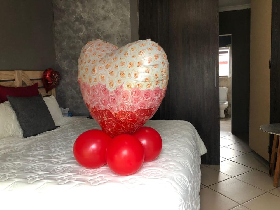 STRUISBULT AirB&B Bed and Breakfast in Gauteng