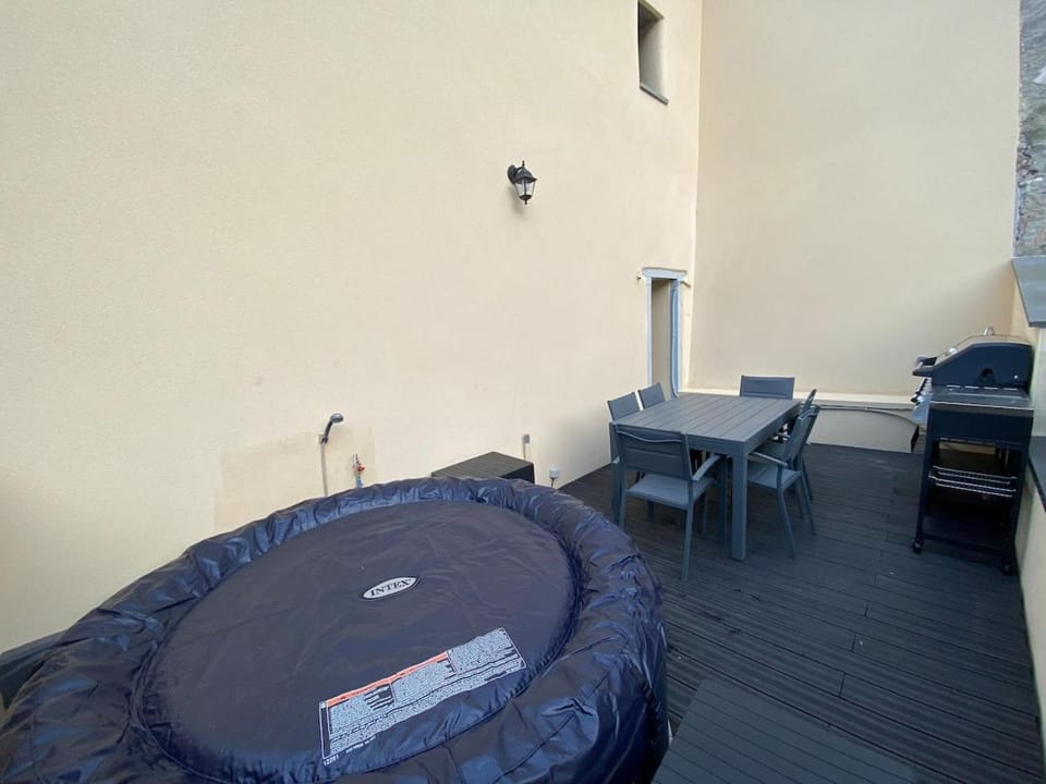 Hot Tub, Balcony/Terrace