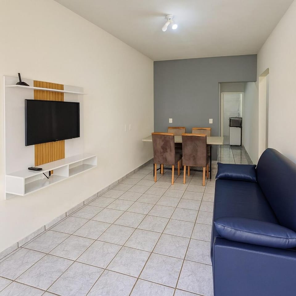 Casa aprox 4 min Sabiazinho, UFU, Madrecor com Garagem, para 6 pessoas House in Uberlândia