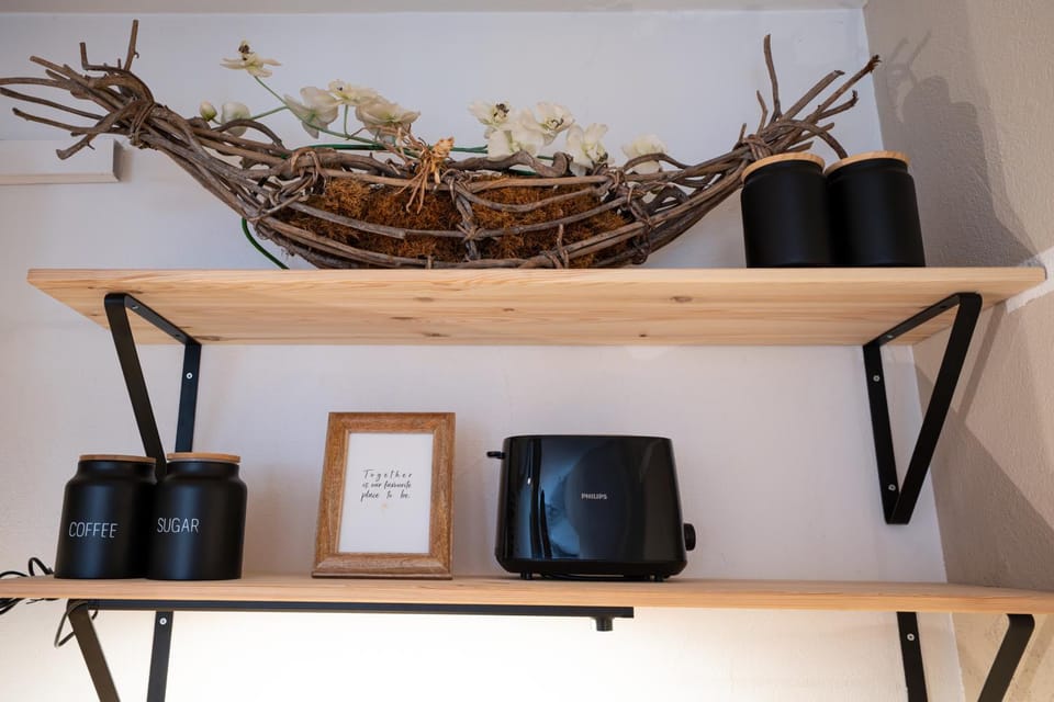 Coffee/tea facilities, Kitchen or kitchenette, toaster, toaster, kitchen, kitchen