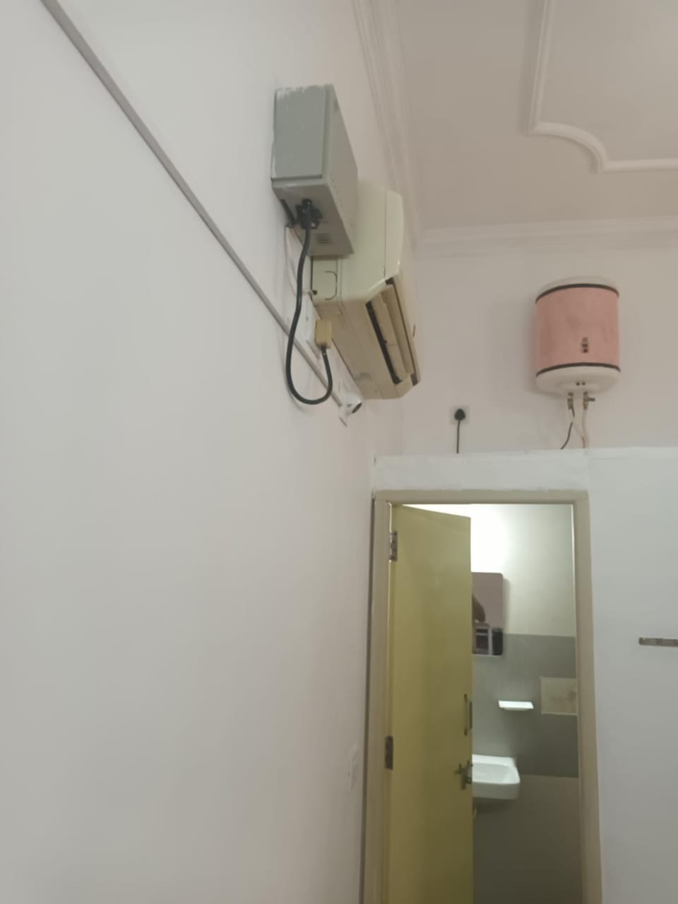 Giri Comforts Capsule hotel in Mangaluru