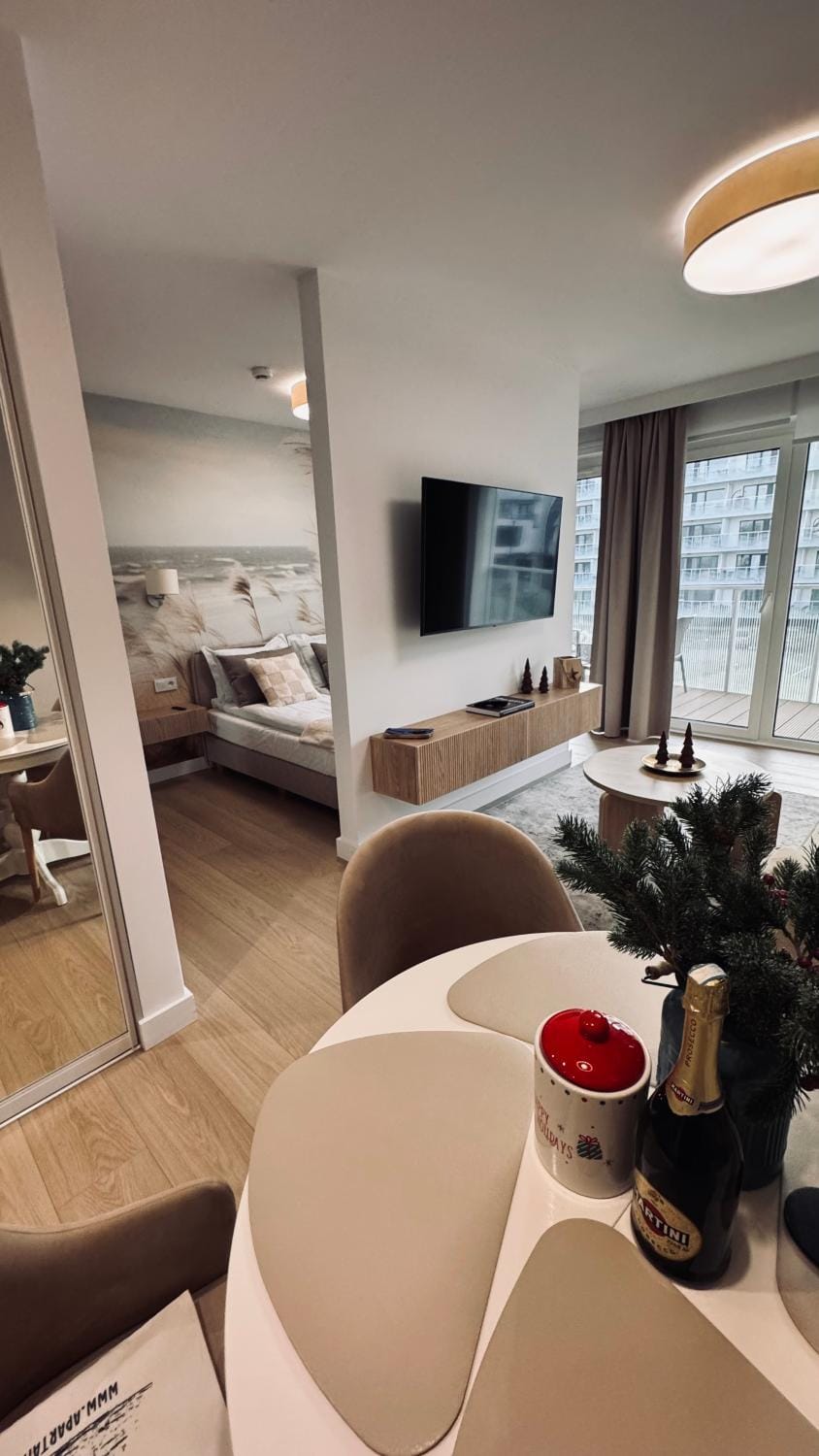 Bed, Seating area, Bedroom