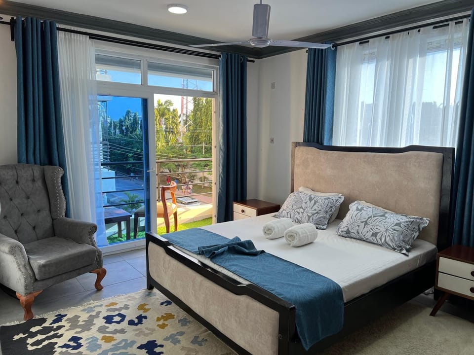 Bed, Balcony/Terrace, Photo of the whole room, Bedroom, towels