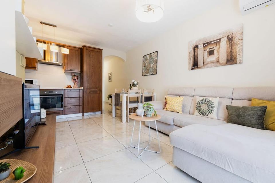 Cozy Seaside Apartment in Ghadira Bay 2 Bedrooms Apartment in Malta