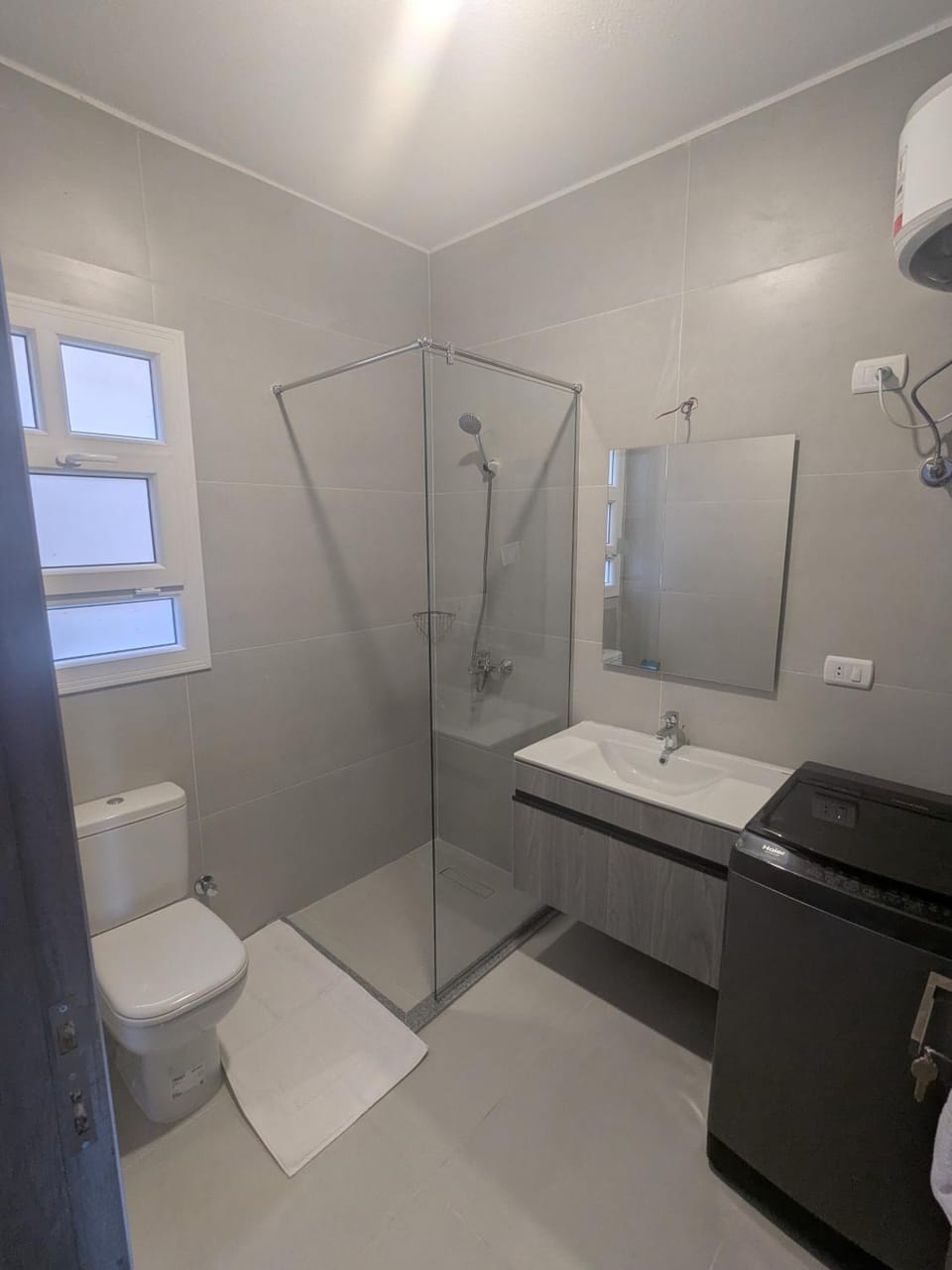 Shower, Toilet, Bathroom, washing machine