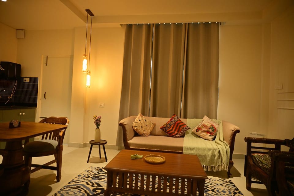 Seating area, Internal: Not applicable to any particular room