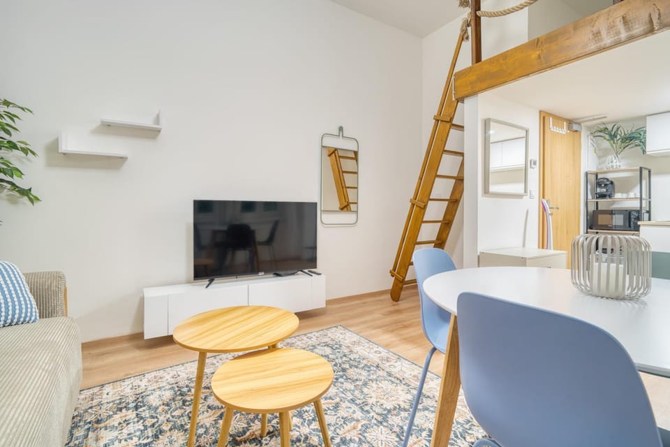 Cozy Corner Sokolská by Rentez Apartment in Prague