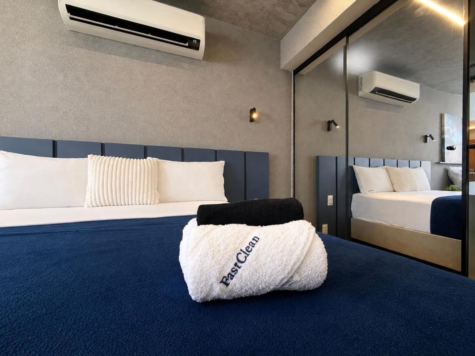 Bedroom, air conditioner