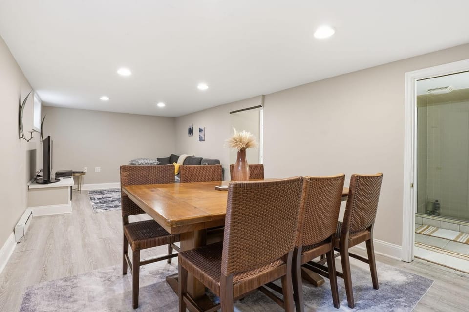 DC Area Bungalow Near Shops and Dining home House in Alexandria