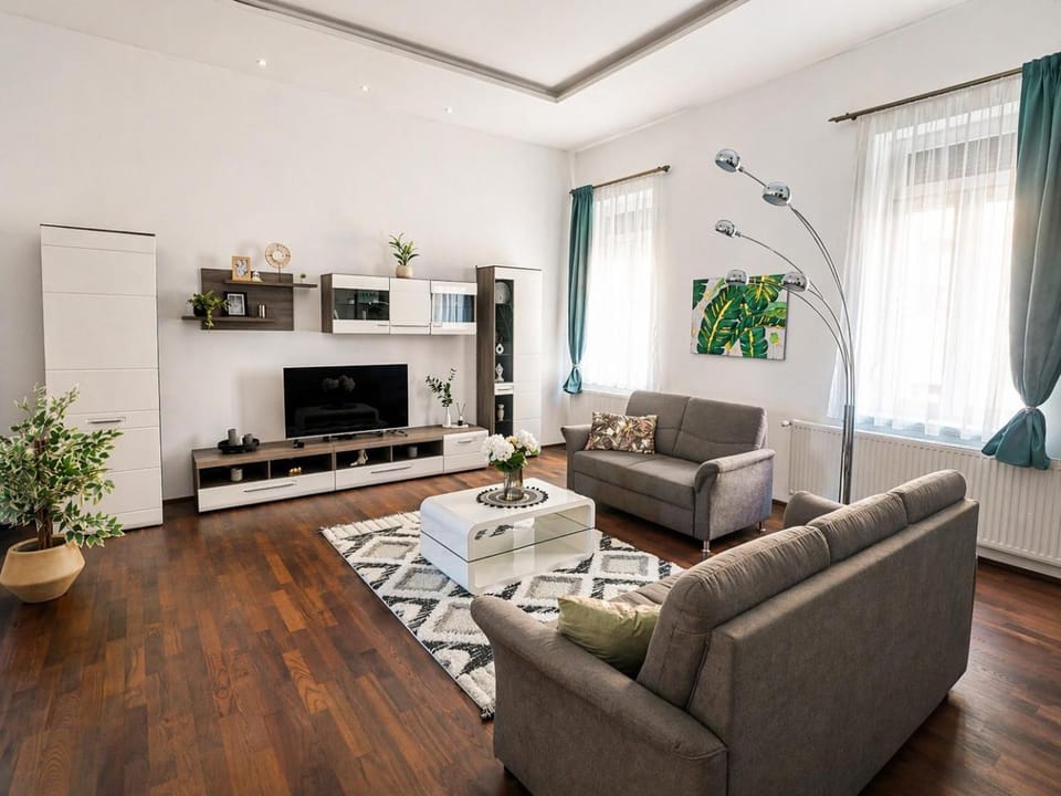 TV and multimedia, Living room, internet