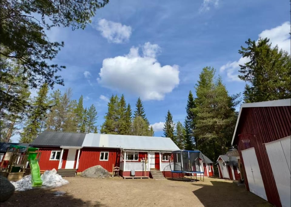 Property building, Day