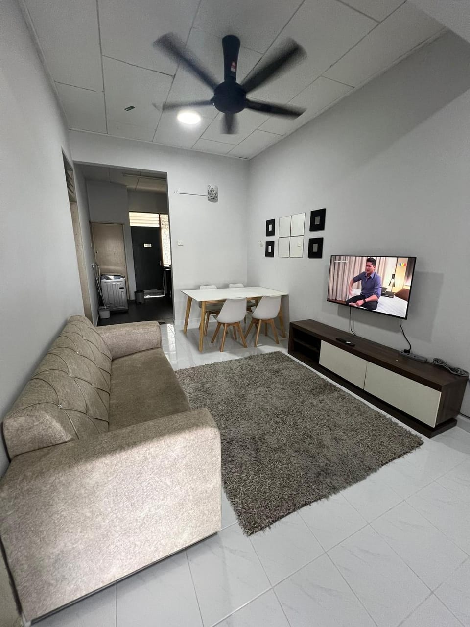 Communal lounge/ TV room, TV and multimedia, Living room, Seating area, Evening entertainment