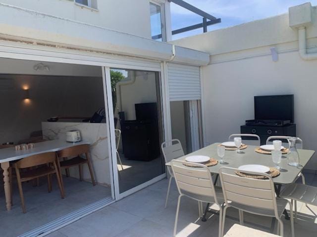 660 Grande villa 4 Pers Port Nature Village Apartment in Agde