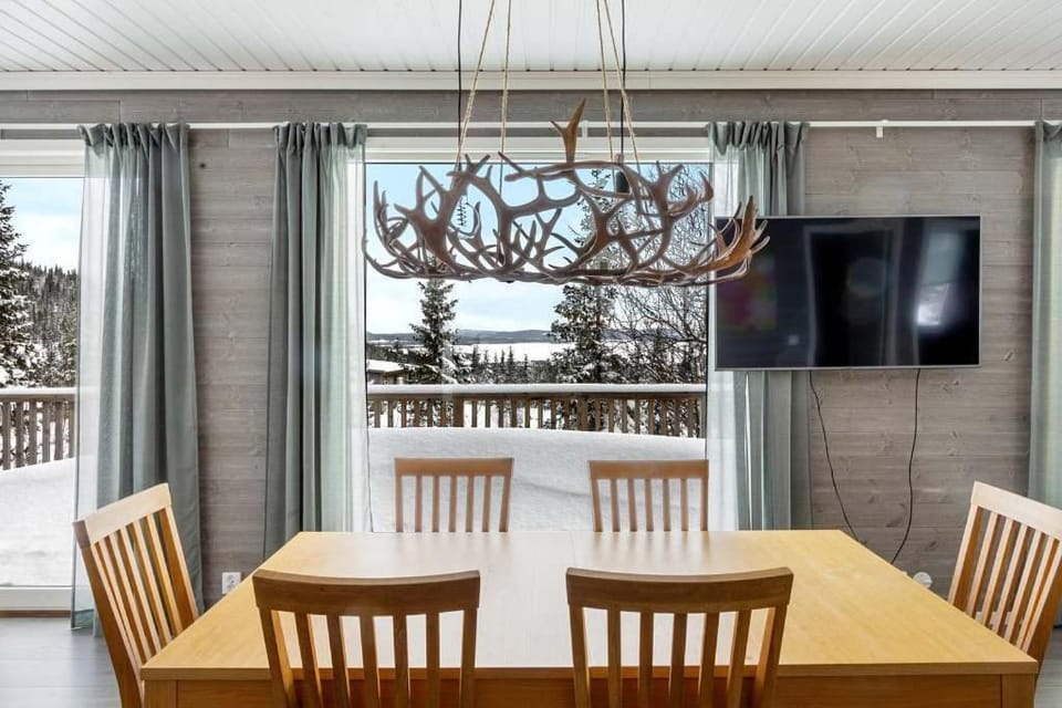 TV and multimedia, Dining area