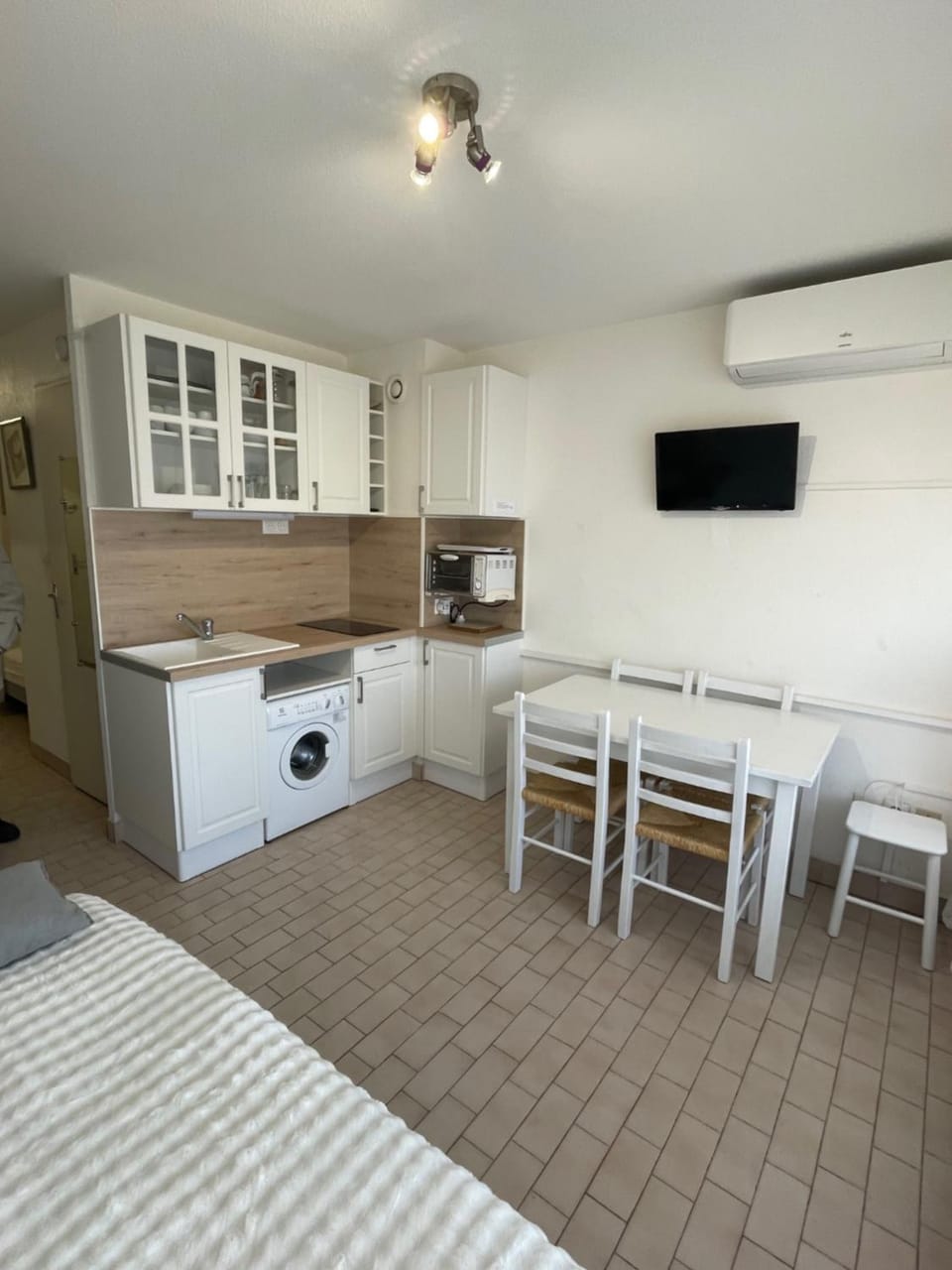 593 Studio 4 pers Port Soleil vue piscine Apartment in Agde