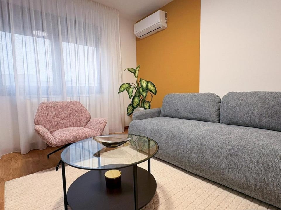 Living room, Seating area, air conditioner