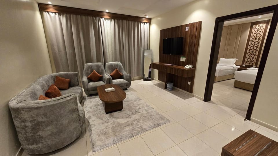 Communal lounge/ TV room