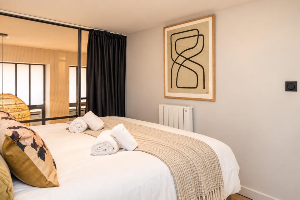 Bed, Bedroom