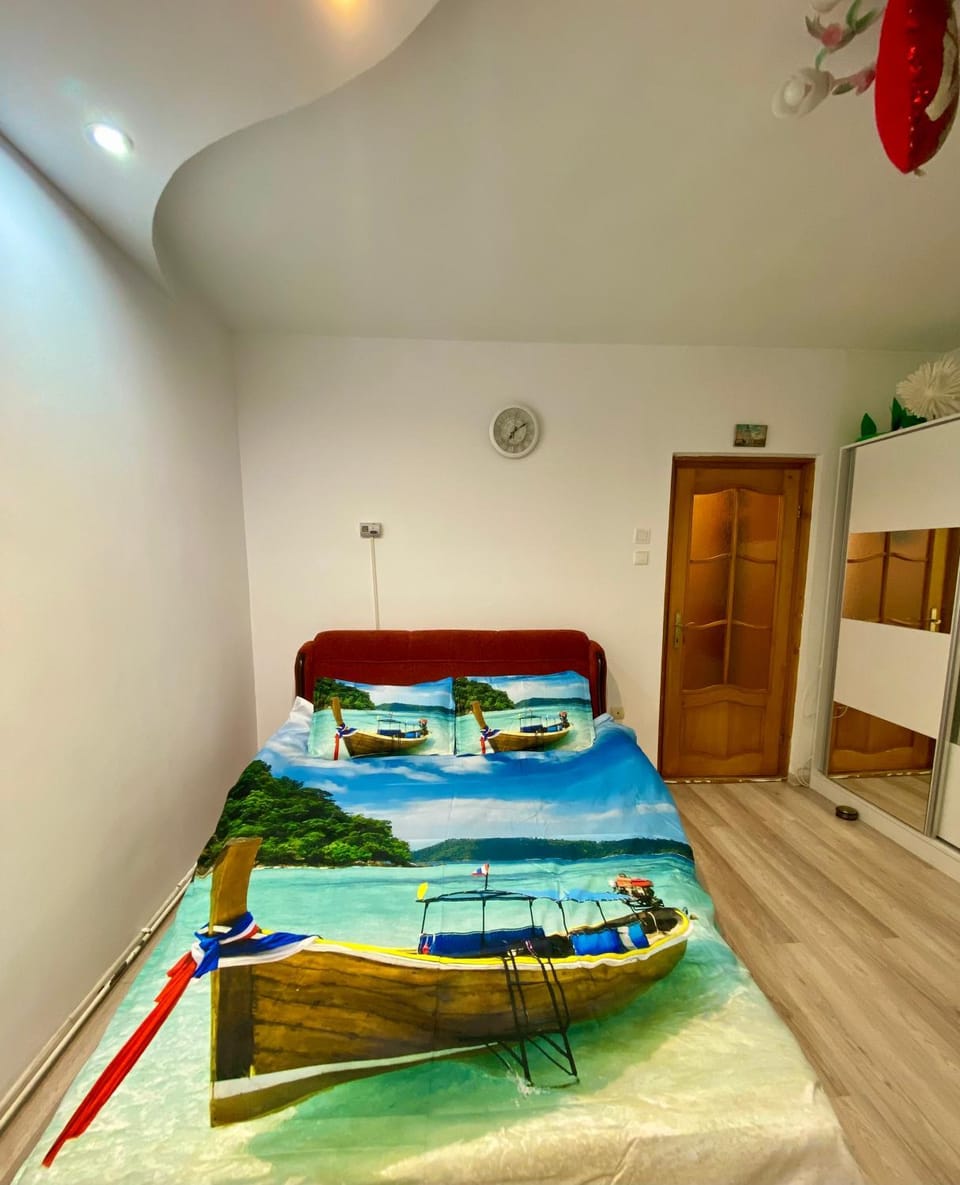 Green Room Apartment in Romania