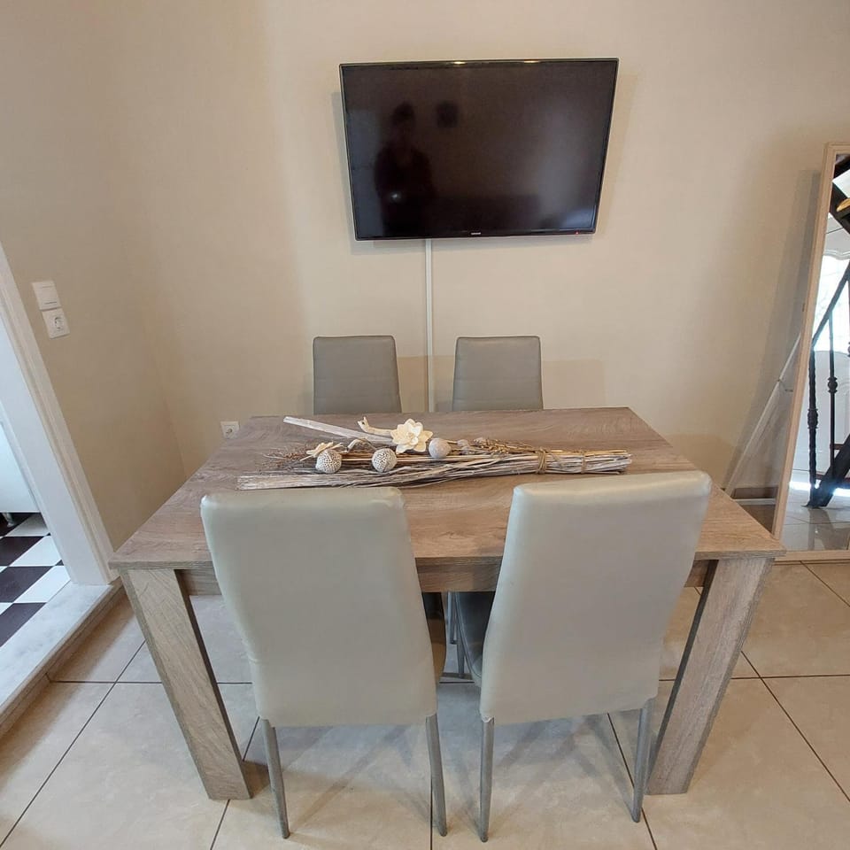 TV and multimedia, Dining area