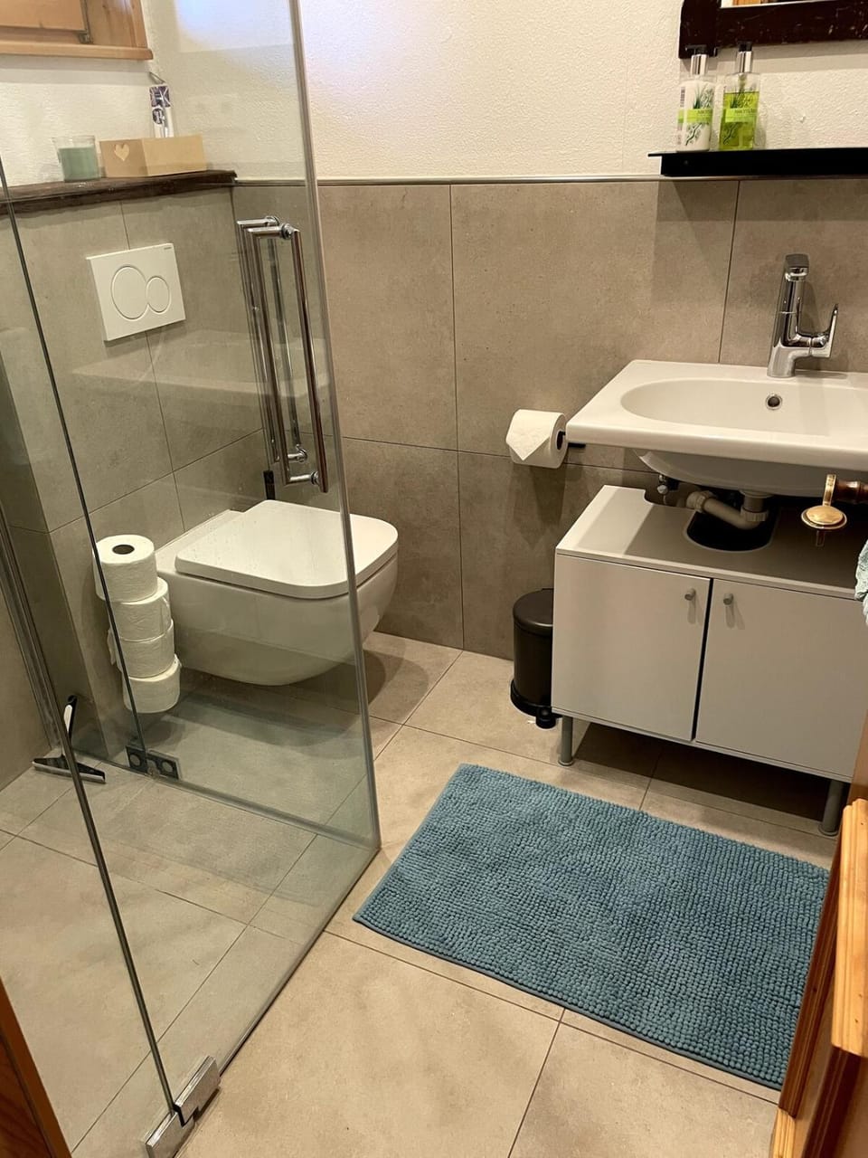 Shower, Toilet, Bathroom