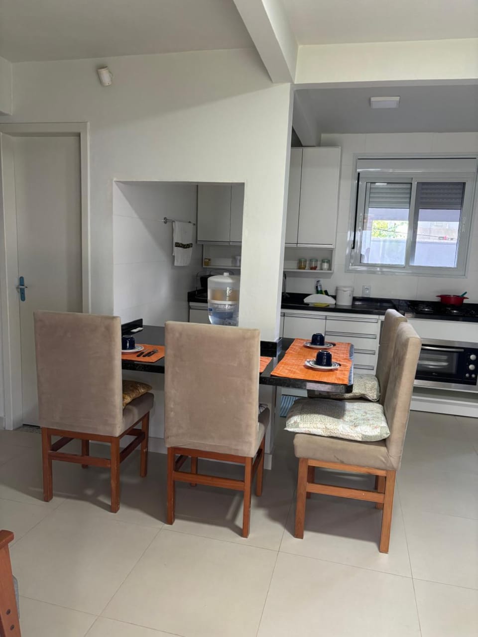 Casa geminada1, com 2 quartos, praia da Daniela Apartment in Florianopolis