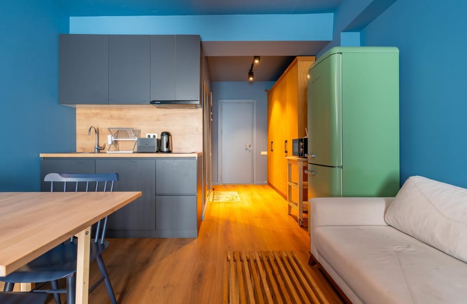 Coffee/tea facilities, Kitchen or kitchenette, Living room, Seating area, Dining area, oven