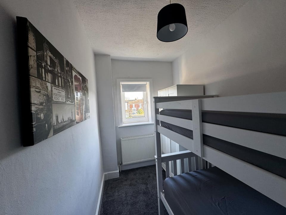 Avenue - Central stylish roomy townhouse 3 bed slp 8 House in Gosport