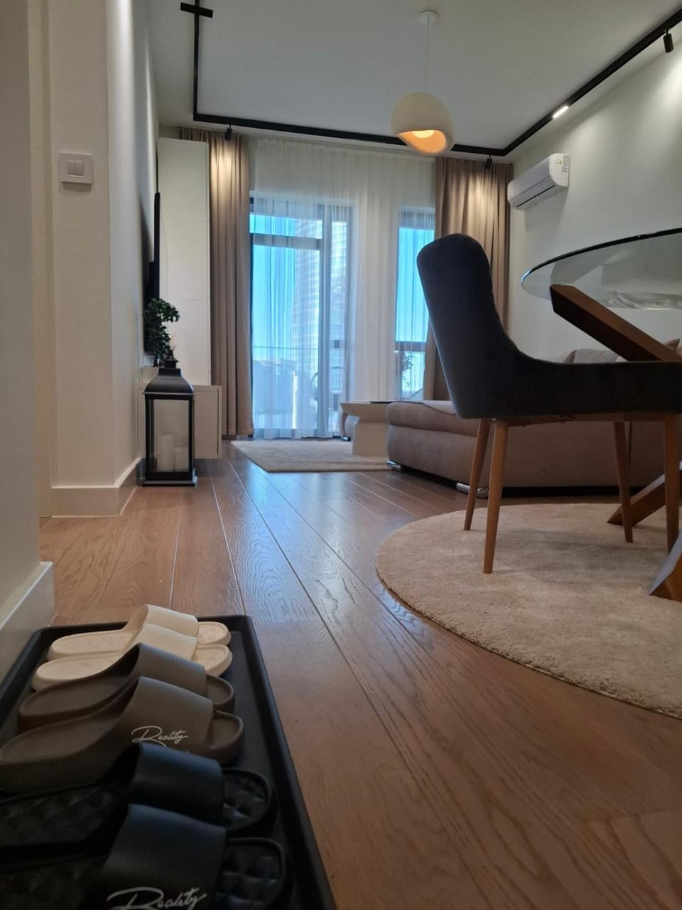 TV and multimedia, Living room, Photo of the whole room, Seating area, internet, internet, air conditioner, air conditioner