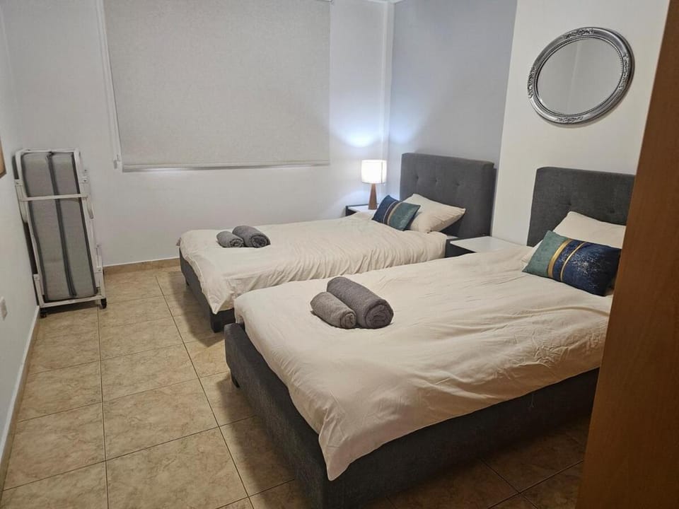 Bed, Bedroom, towels, wardrobe
