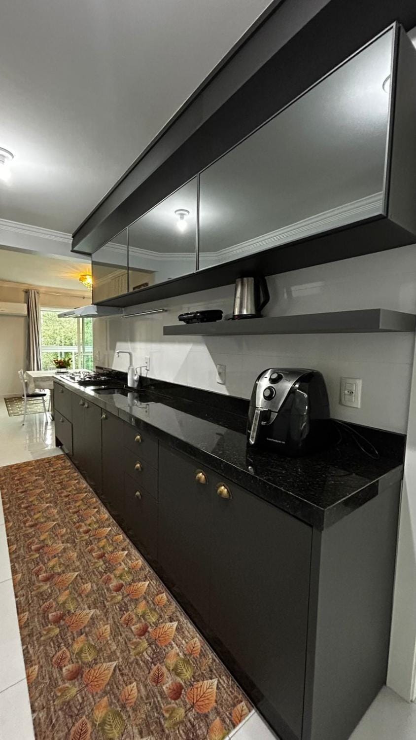 Kitchen or kitchenette, pet friendly, stove, toaster
