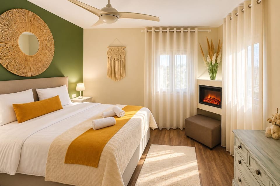 Bed, TV and multimedia, Bedroom
