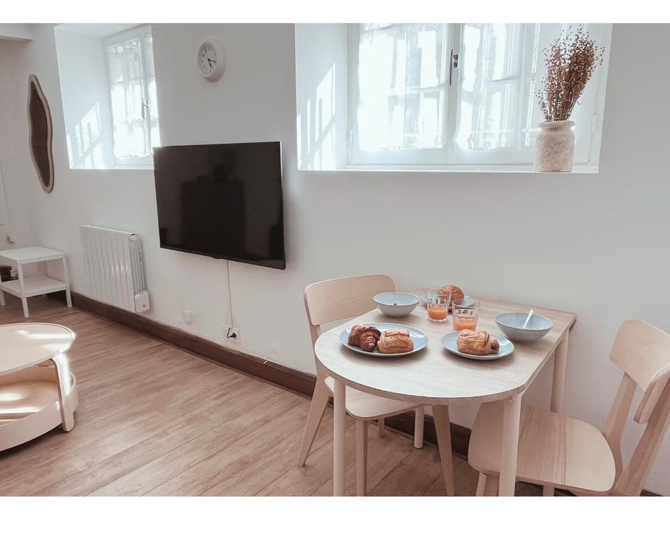 TV and multimedia, Dining area