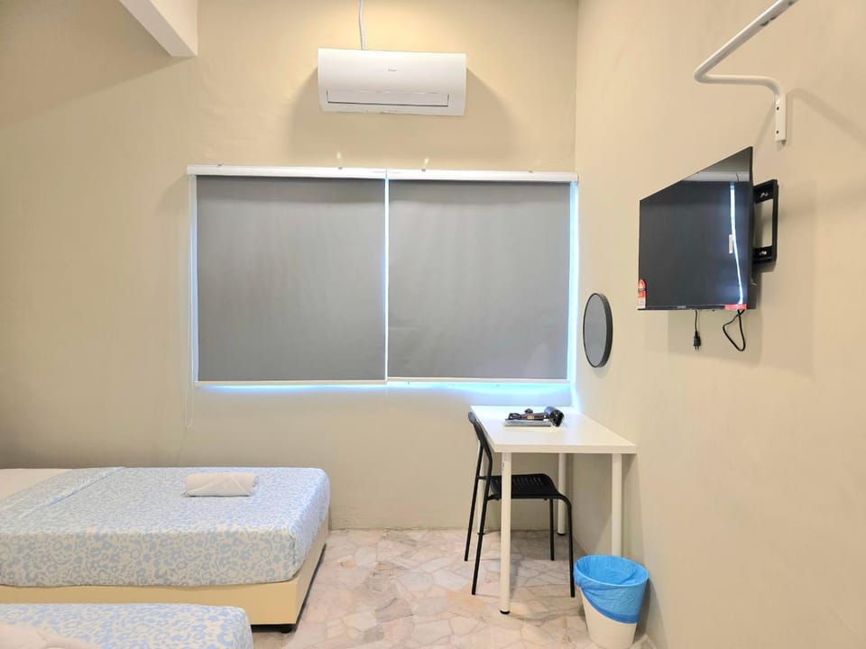 Bed, TV and multimedia, Bedroom, air conditioner