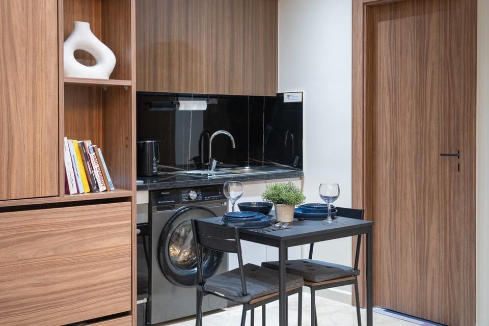 Kitchen or kitchenette, Dining area, oven, stove, wardrobe