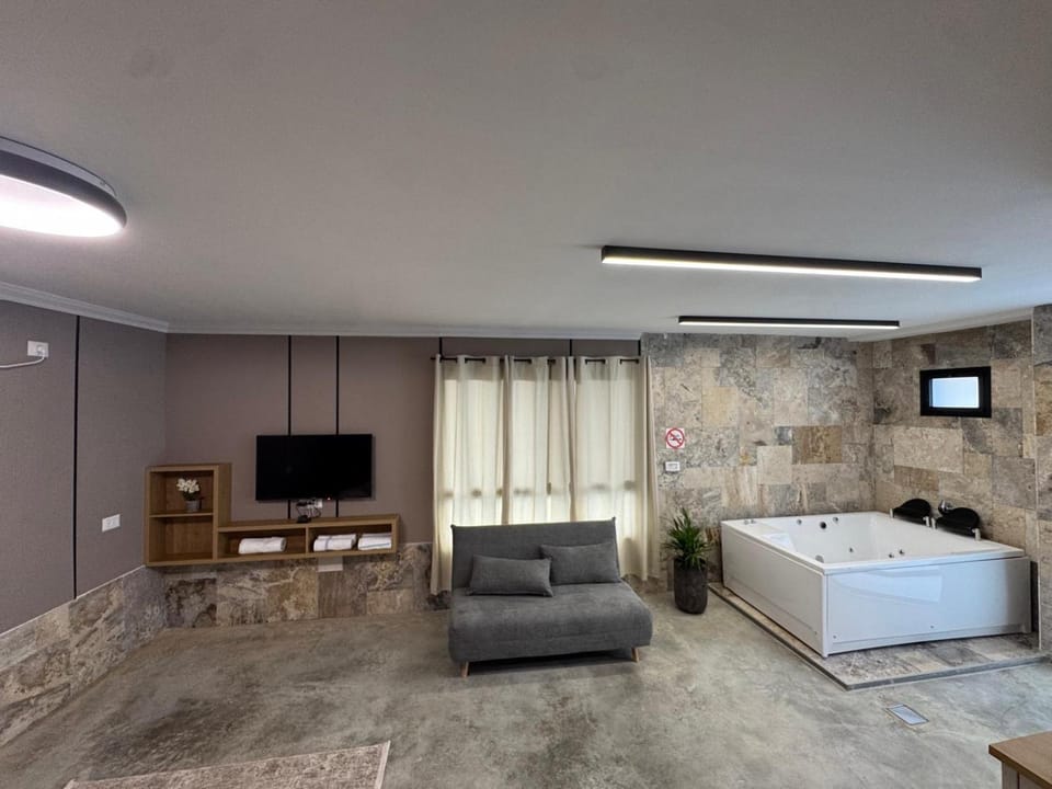רויאל דליה סויטס Nature lodge in Haifa District