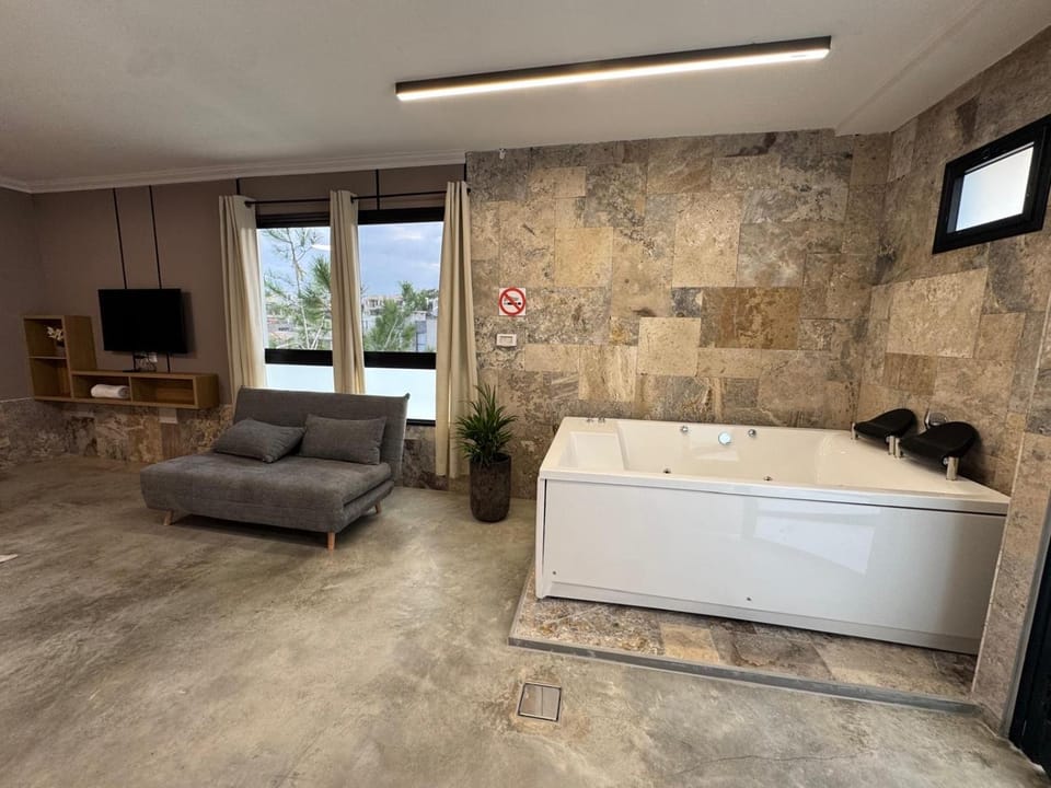 רויאל דליה סויטס Nature lodge in Haifa District