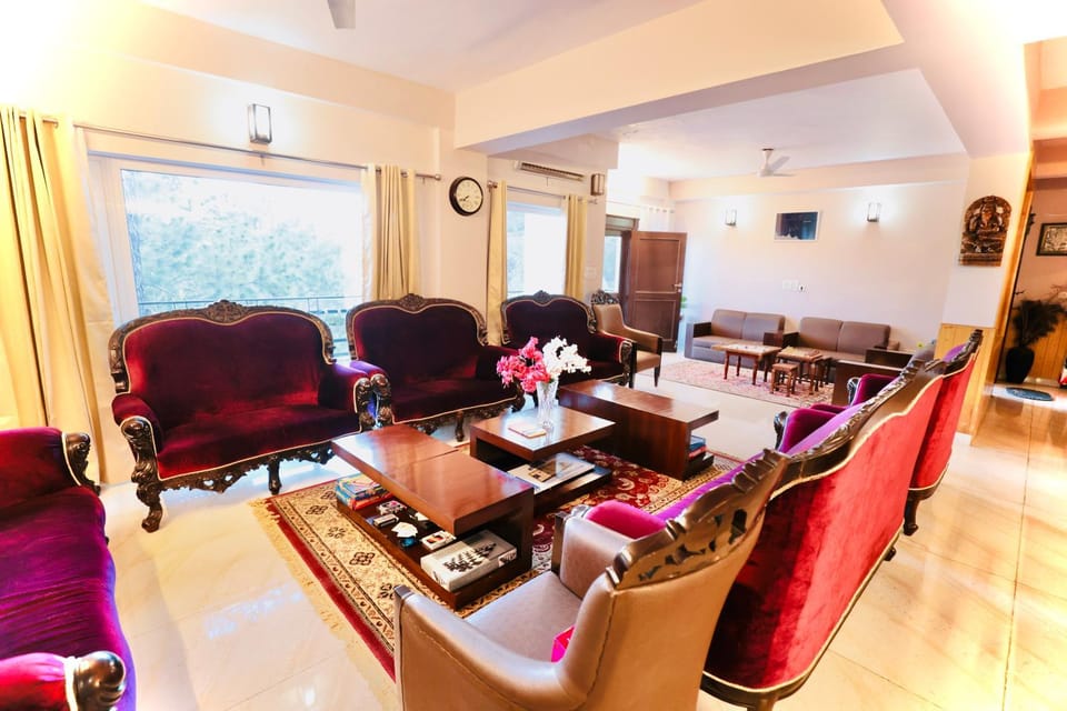 Living room, Seating area