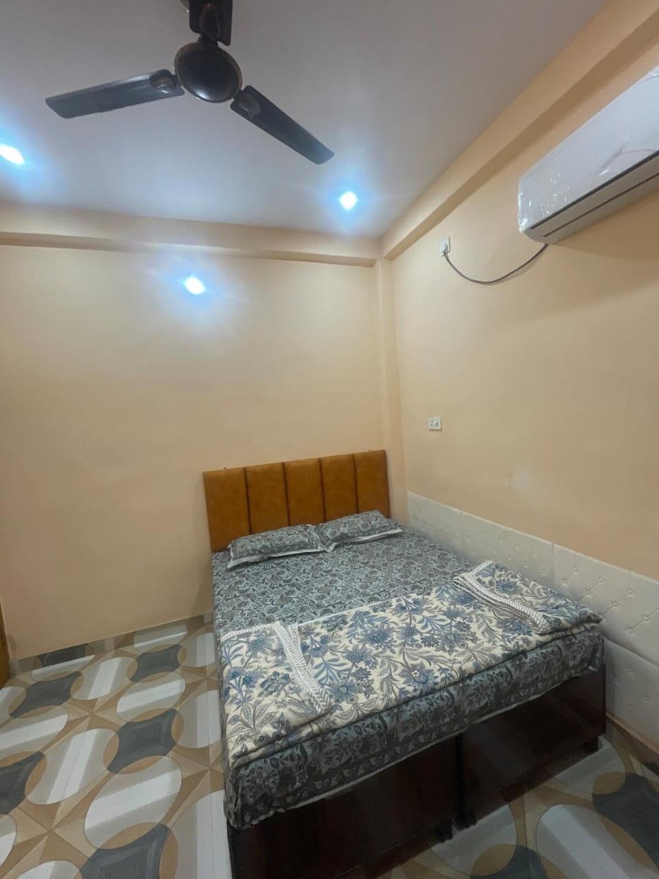 Bedroom, air conditioner