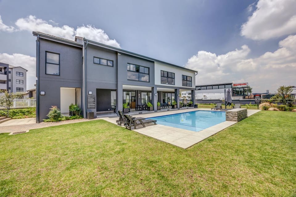 Fourways Urban treat Apartment in Sandton